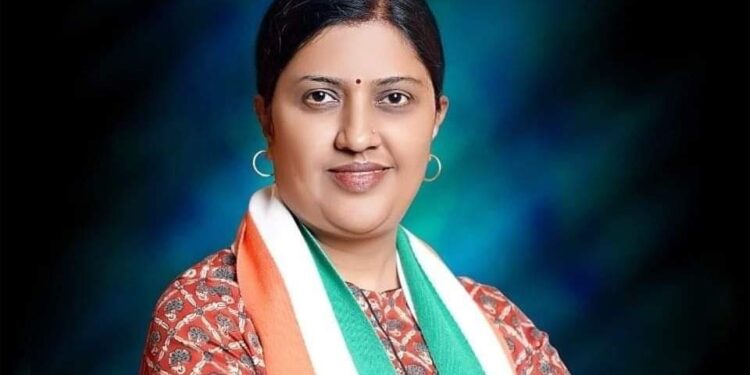 प्रज्ञा सातव यांच्या विरोधात अष्टीकरांची तक्रार !