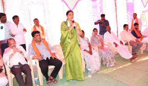 डिग्रस कऱ्हाळे येथून रुपालीताई पाटील गोरेगांवकर यांच्या प्रचाराला प्रारंभ